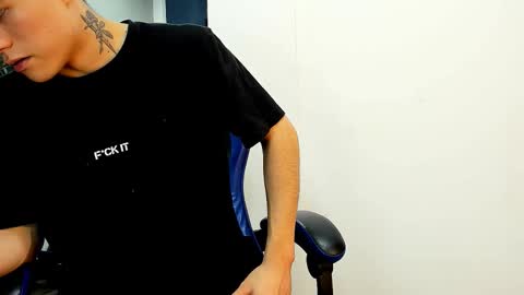 Snapshot of roan_birkin chatting on October 2025 09:21:02 PM Roan Birkin online show from October 2025 09:21:02 PM