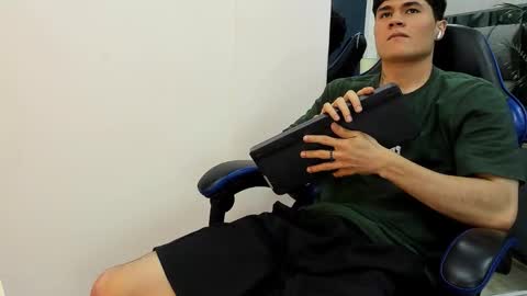 Snapshot of roan_birkin chatting on November 2025 08:00:01 PM Roan Birkin online show from November 2025 08:00:01 PM