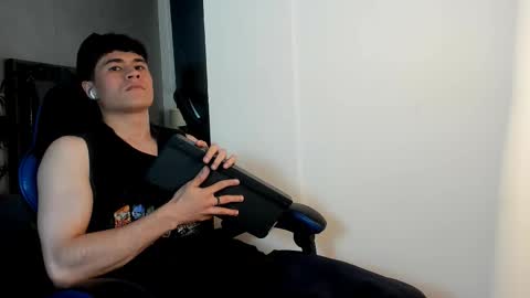 Snapshot of roan_birkin chatting on November 2025 07:30:02 PM Roan Birkin online show from November 2025 07:30:02 PM