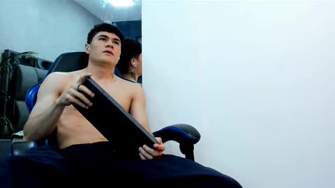 Snapshot of roan_birkin chatting on November 2025 07:56:01 PM Roan Birkin online show from November 2025 07:56:01 PM