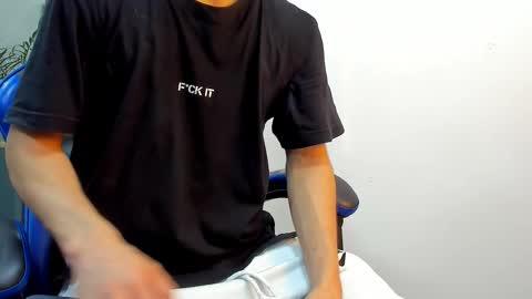 Snapshot of roan_birkin chatting on November 2025 07:13:02 PM Roan Birkin online show from November 2025 07:13:02 PM