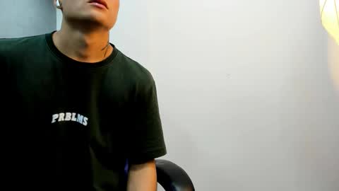 Snapshot of roan_birkin chatting on December 2025 07:23:02 PM Roan Birkin online show from December 2025 07:23:02 PM