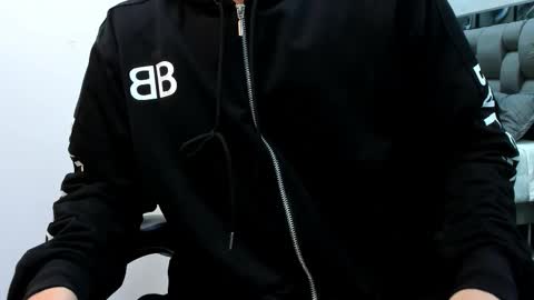 Snapshot of roan_birkin chatting on December 2025 07:11:02 PM Roan Birkin online show from December 2025 07:11:02 PM