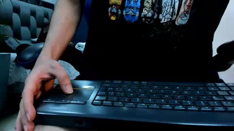 Snapshot of roan_birkin chatting on December 2025 09:52:01 PM Roan Birkin online show from December 2025 09:52:01 PM