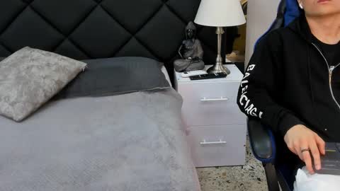 Roan Birkin online show from March 2026 07:18:02 PM