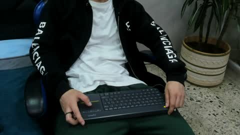 Roan Birkin online show from April 2026 07:22:01 PM