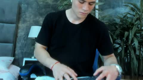 Snapshot of roan_birkin chatting on May 2026 07:55:02 PM Roan Birkin online show from May 2026 07:55:02 PM