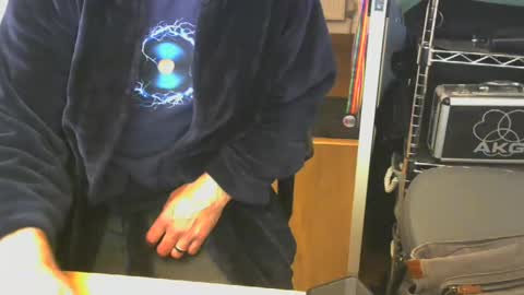 rob3616 online show from October 2025 09:02:01 PM