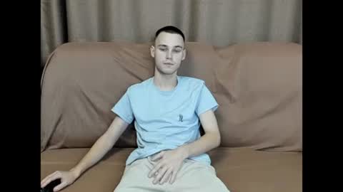 robert10211 online show from October 2025 11:25:01 AM