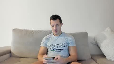 roberto4ever online show from February 2025 07:38:02 AM