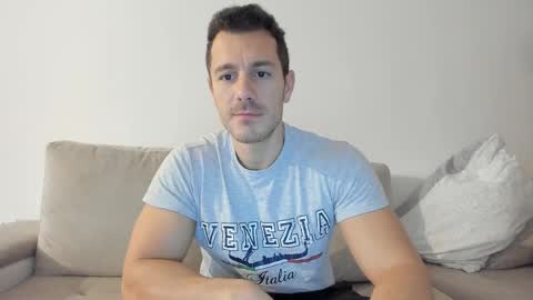 roberto4ever online show from February 2025 05:47:01 AM