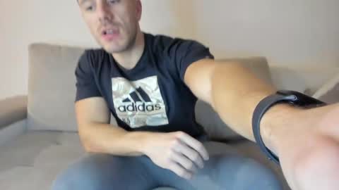 roberto4ever online show from February 2025 04:59:02 PM