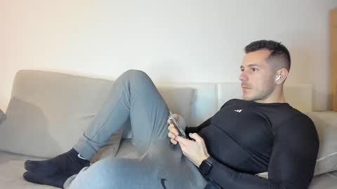 roberto4ever online show from March 2025 04:33:02 PM