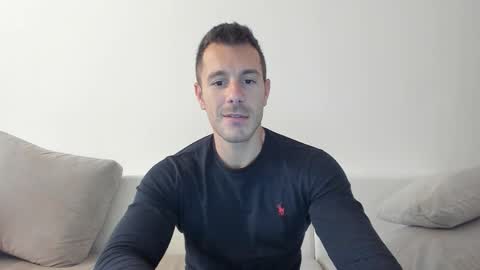 roberto4ever online show from October 2025 12:03:02 PM