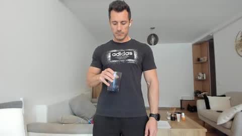 Snapshot of roberto4ever chatting on April 2026 11:34:01 AM roberto4ever online show from April 2026 11:34:01 AM
