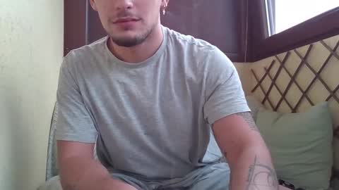 Roberto online show from October 2025 12:22:02 PM