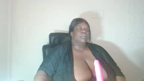 Snapshot of robertswhitney52 chatting on November 2025 10:47:02 AM robertswhitney52 online show from November 2025 10:47:02 AM