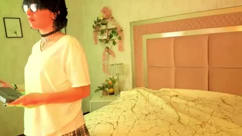 robin D online show from October 2025 12:06:01 PM