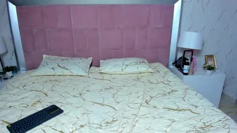 robin D online show from November 2025 05:35:02 PM