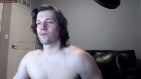 Snapshot of robknocks chatting on February 2025 03:37:01 AM Rob Knocks online show from February 2025 03:37:01 AM