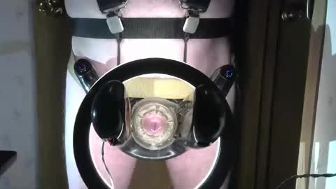 Snapshot of robodickmilker chatting on January 2025 10:23:01 PM Robodickmilker online show from January 2025 10:23:01 PM