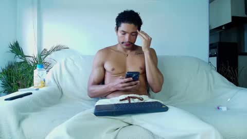 Snapshot of roby_millerr chatting on November 2025 10:12:01 PM roby_millerr online show from November 2025 10:12:01 PM