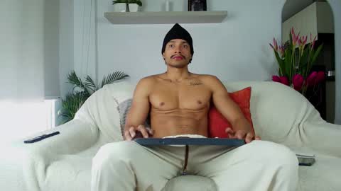 Snapshot of roby_millerr chatting on November 2025 09:39:02 PM roby_millerr online show from November 2025 09:39:02 PM