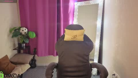 Snapshot of rockett_bunny chatting on June 2026 01:01:01 AM Rockett online show from June 2026 01:01:01 AM