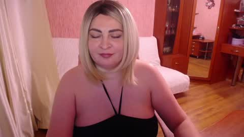 Snapshot of rocknlinxx chatting on July 2026 04:44:01 PM Rocknlinxx online show from July 2026 04:44:01 PM