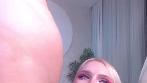 Lina and Den online show from November 2025 05:51:02 AM