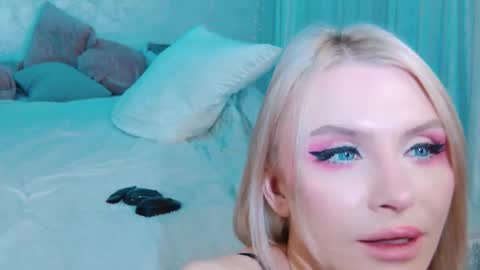 Lina and Den online show from January 2026 06:39:01 AM