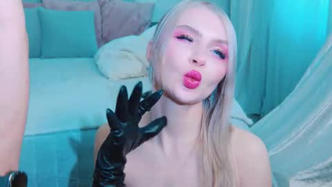 Lina and Den online show from March 2026 06:40:02 AM