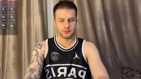 Snapshot of rodrigoveira chatting on November 2025 10:43:01 PM Rodrigo online show from November 2025 10:43:01 PM