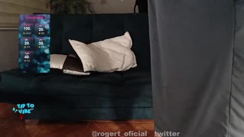 Snapshot of rogert_xx chatting on December 2024 01:18:02 AM Rogert online show from December 2024 01:18:02 AM