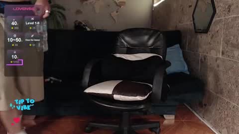 Snapshot of rogert_xx chatting on February 2025 01:46:02 AM Rogert online show from February 2025 01:46:02 AM