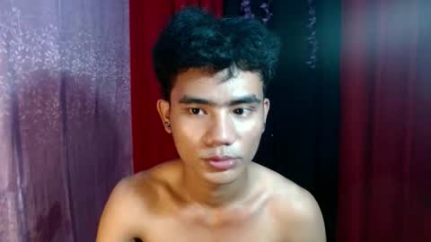 Snapshot of roianboyyy chatting on May 2026 02:02:02 PM roianboyyy online show from May 2026 02:02:02 PM