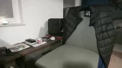 rolandloser1000 online show from October 2025 05:46:02 PM