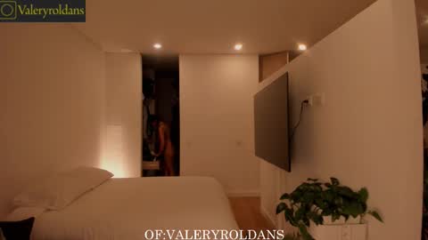 Snapshot of roldansvalery chatting on November 2025 04:14:02 AM Valery Roldans online show from November 2025 04:14:02 AM