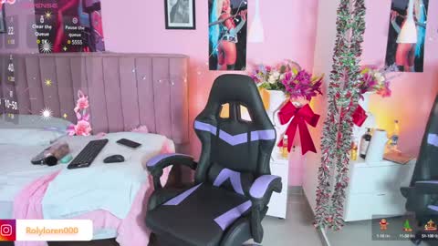 Snapshot of rolyloren chatting on December 2024 07:43:02 PM Marcela online show from December 2024 07:43:02 PM