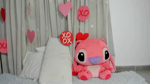 Snapshot of rolyloren chatting on February 2025 07:07:01 PM Marcela online show from February 2025 07:07:01 PM