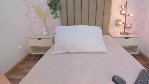   online show from November 2025 01:00:02 PM