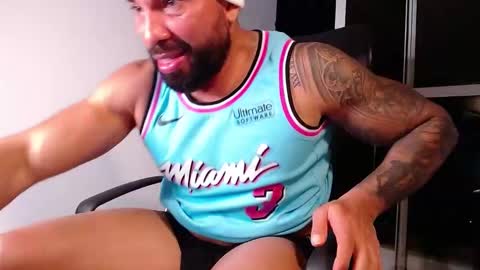 Snapshot of roman_muscle_ chatting on February 2025 03:42:01 AM Roman online show from February 2025 03:42:01 AM