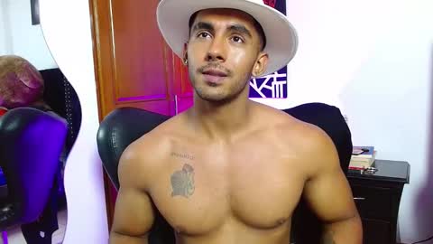 Roman online show from March 2025 08:31:02 PM