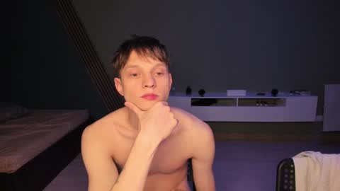 Snapshot of romeo_mercy chatting on December 2024 02:53:02 AM Romeo online show from December 2024 02:53:02 AM