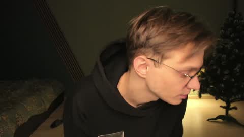 Snapshot of romeo_mercy chatting on December 2024 11:22:01 PM Romeo online show from December 2024 11:22:01 PM