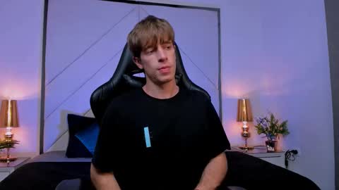 Snapshot of romeo_ricci1 chatting on January 2026 11:39:02 PM Romeo Ricci online show from January 2026 11:39:02 PM