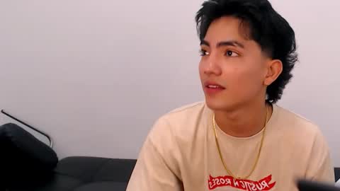 Romeo online show from November 2025 07:03:01 PM