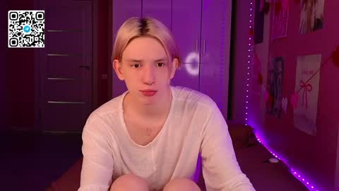 Snapshot of ron_vilss chatting on May 2026 05:02:02 AM Ron online show from May 2026 05:02:02 AM