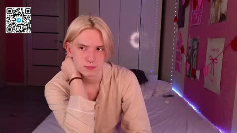 Snapshot of ron_vilss chatting on May 2026 05:20:02 PM Ron online show from May 2026 05:20:02 PM