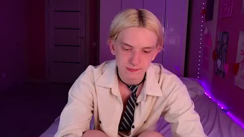 Snapshot of ron_vilss chatting on June 2026 06:07:01 PM Ron online show from June 2026 06:07:01 PM